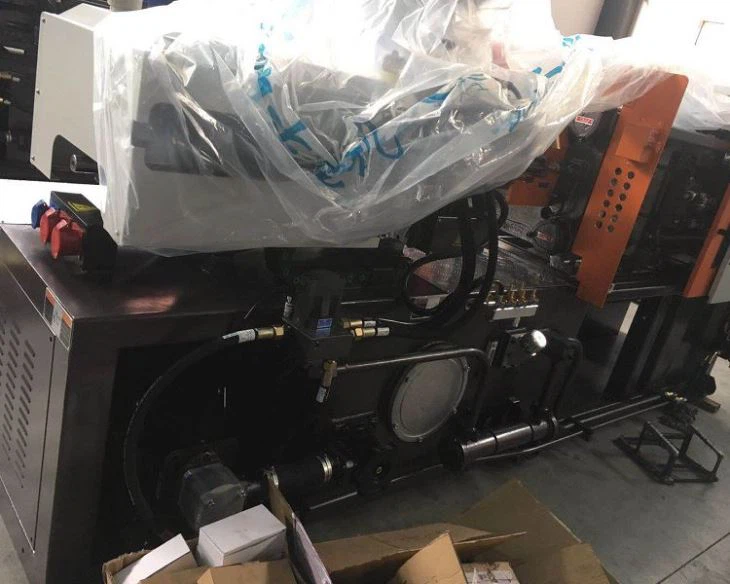 Automatic Plastic Bottle Cap Injection Moulding Making Machine3(001)